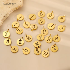 Dijes de Alfabeto en Forma de Disco de 12 mm |   Colgantes de Acero Inoxidable con Baño de Oro PVD de 18K con Letras Iniciales Recortadas de la A a la Z para la Creación de Joyas - Product Image 4