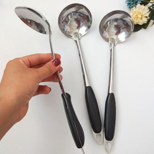 Cuchara de sopa negra de mango largo C117, cuchara para olla caliente, producto de tienda de dos yuanes, cuchara de sopa de mango largo, un yuan. - Product Image 3
