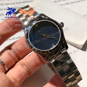 Reloj de cuarzo para mujer compacto, exquisito, moderno y de moda de calidad 5A con correa impermeable, calendario, esfera simple - Product Image 3