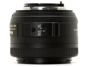 Objectif <span class=keywords><strong>Nikon</strong></span> AF-S DX <span class=keywords><strong>35mm</strong></span> f/1.8G d'occasion, monture F, compatible avec les appareils photo APS-C <span class=keywords><strong>D3200</strong></span>, D5200, D7100, D7200, objectif portrait - Product Image 4