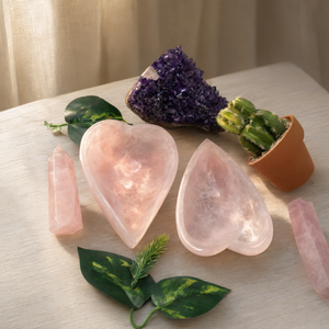 Hermosas tazas de cuarzo rosa talladas a mano en forma de corazón - 5 pulgadas y 300 g (0.66 lb) - SOLO UNA TAZA - Product Image 3