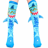4 styles de chaussettes hautes 3D en peluche pour enfants de 3 à 8 ans, colorées, toutes saisons, motifs dinosaure, voiture de course, requin, robot, dessin animé amusant, assorties ou non, pour fêtes