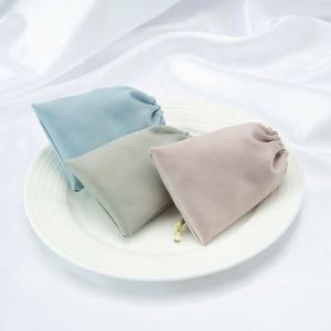Sac de rangement en satin de soie avec logo personnalisé, sac cadeau en satin avec cordon de serrage, sac anti-poussière pour protéger les sacs à main et les chaussures - Product Image 5