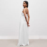Robe longue blanche pour femme, bretelles spaghetti, buste smocké, coupe évasée ample, style swing, pour les vacances, OEM ODM personnalisé