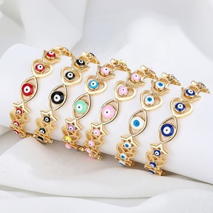 Bracelet manchette ouvert coloré pour femme, doré, creux, en forme de cœur, émaillé, style bohème, amulette de protection, tendance - Product Image 1