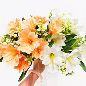 Fleurs artificielles en gros, freesia à tige unique, 5 têtes, fleurs artificielles pour mariage, décoration florale pour la maison - Product Image 2