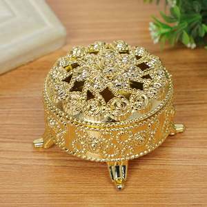 Conteneur de <span class=keywords><strong>dragées</strong></span> en plastique, boîte en plastique Oriental brûleur d'encens forme or argent <span class=keywords><strong>dragées</strong></span> boîte poitrine Oriental - Product Image 3