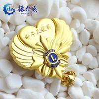 Badge de revers 3D personnalisé en métal émaillé plaqué or, design du fabricant chinois, logo Lion Club