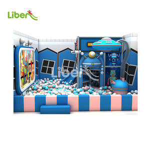 Château d'enfants intérieur personnalisé avec des caractéristiques de parc d'attractions, équipement de jeu intérieur souple - Product Image 2