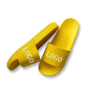 Bán Buôn Giá Rẻ PVC Đồng Bằng <span class=keywords><strong>Slide</strong></span> Phụ Nữ Màu Đen Thể Thao Người Đàn Ông Thoải Mái Sandal Biểu Tượng Tùy Chỉnh Thiết Kế Mới 2024 Dép Trong Vật Liệu Tốt Nhất - Product Image 3