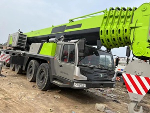 Grue sur camion Zoomlion d'occasion de 220 tonnes, certifiée version 2023, avec moteur, pompe et boîte de vitesses pour levage - Product Image 2