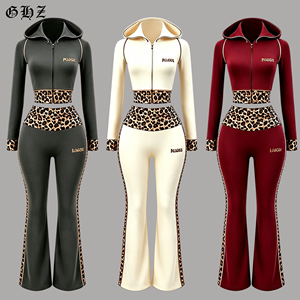 Completo da donna Y2K 2026 leopardato due pezzi: giacca crop con zip e pantaloni a zampa abbinati, outfit streetwear athleisure - Product Image 1