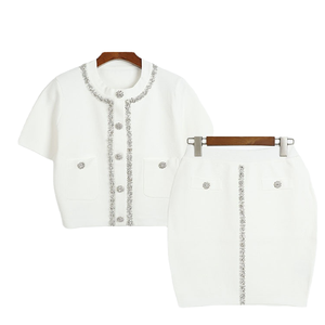 <span class=keywords><strong>ช</strong></span>ุดเซ็ตไหมพรมปักลาย 2 <span class=keywords><strong>ช</strong></span>ิ้น สไตล์ใหม่ปี 2025 สำหรับผู้หญิง กระโปรงสั้นพิมพ์<span class=keywords><strong>ล</strong></span>ายประดับคริสตั<span class=keywords><strong>ล</strong></span> สไตล์ Y2K <span class=keywords><strong>ช</strong></span>ุด<span class=keywords><strong>ล</strong></span>ำลอง 2 <span class=keywords><strong>ช</strong></span>ิ้น เสื้อสเวตเตอร์สีพื้น - Product Image 4