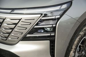 Changan Automobile CS75 PLUS SUV 2024 2025 2026, 5 Puertas, 5 Asientos, Auto de Gasolina de Alta Velocidad, Mejor Precio de Exportación, Tracción 4x4 - Product Image 5