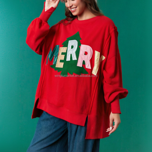 <span class=keywords><strong>Felpa</strong></span> <span class=keywords><strong>Oversize</strong></span> <span class=keywords><strong>Rossa</strong></span> da Donna con Scritta MERRY, Applicazione Albero di Natale e Spacco Laterale, Pullover Festivo - Product Image 2