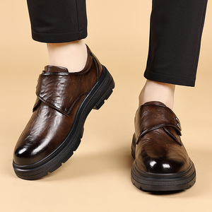 รองเท้าหนังผู้ชาย ส้นเตี้ย พื้นยางกันลื่น รองเท้าลำลองใส่ทำงาน เดินสบาย ดีไซน์ติดแถบเวลโคร หัวรองเท้ากว้าง สไตล์ฤดูใบไม้ร่วง 2025 - Product Image 4