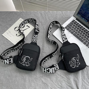 Bolso cruzado de nailon para teléfono con estampado de dibujos animados, cierre de cremallera y tarjetero para uso diario, Verano 2025 - Product Image 4