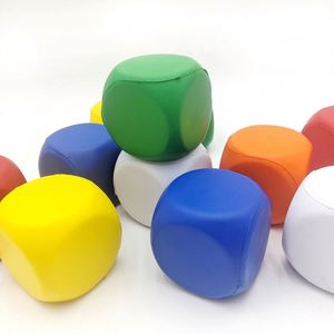 Dés en mousse PU personnalisés en gros, 6 cm, écologiques, fabriqués en 3D, avec logo personnalisable, pour l'entraînement - Product Image 2