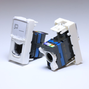 45*22.5 <span class=keywords><strong>UTP</strong></span> cat6A Legrand loại <span class=keywords><strong>RJ45</strong></span> faceplate cat6A <span class=keywords><strong>RJ45</strong></span> kết nối toolless <span class=keywords><strong>Keystone</strong></span> <span class=keywords><strong>jack</strong></span> - Product Image 1