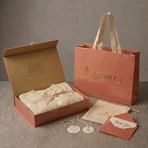 Sac à <span class=keywords><strong>main</strong></span> haut de gamme personnalisé, sac en papier écologique avec votre <span class=keywords><strong>propre</strong></span> logo pour les colliers et bijoux. - Product Image 1