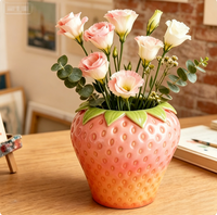 Pot de fleurs créatif en résine en forme de fraise, pot à succulentes, vase de jardin pour la décoration extérieure de balcon