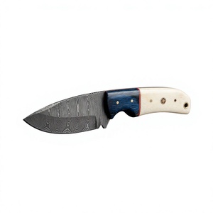 Cuchillo de caza y camping de hoja fija con punta de caída, de acero de Damasco forjado, fácil de transportar, con mango de madera Pakka azul, personalizable DIY - Product Image 1