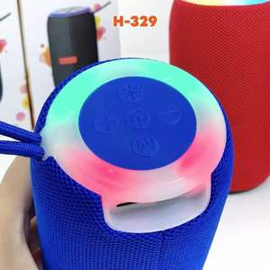 H-329 Altavoz Inalámbrico Mini Vertical Cilíndrico de Plástico de 8W con Puerto USB, LED RGB y Diseño de Correa Portátil para Música en el Coche - Product Image 6