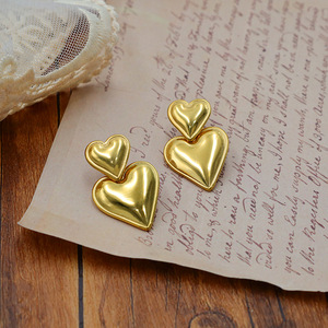 Heart Shape Geometric Stud Earrings Gold Zinc Alloy Unisex Fashion Jewelry Gift - Product Image 2
