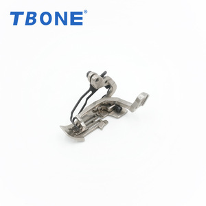 TBONE EXT Jack 798 Pièces pour machine à coudre surjeteuse synchrone : Plaque porte-aiguille et pied presseur de position d'aiguille - Product Image 2
