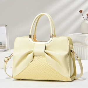 กระเป๋าถือหนัง PU ดีไซน์โบว์หนังเงาคุณภาพสูง กระเป๋าสะพายไหล่ผู้หญิงสุดหรู - Product Image 1