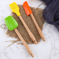 Mini ensemble de poignées en bambou pour enfants en silicone coloré, grattoir, brosse à huile, petite pelle, outils de cuisson de cuisine