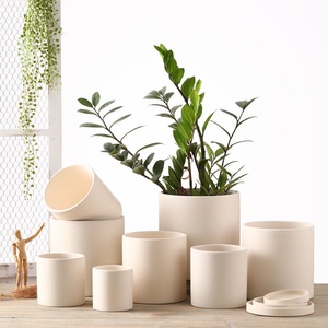 Maceta de Cerámica Transpirable de Alta Calidad para Plantas y Flores, Estilo Minimalista para Uso en el Hogar y el Jardín - Product Image 2