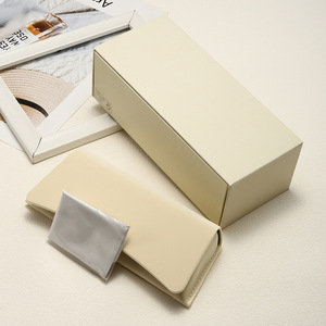 Boîte à lunettes en PU de haute qualité avec logo personnalisé, étui à lunettes blanc avec chiffon de nettoyage - Product Image 1