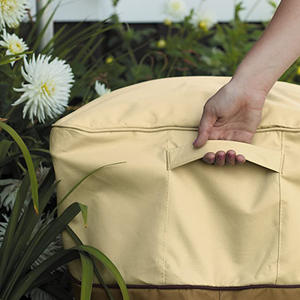 Housse de table d'appoint de patio extérieure carrée en tissu Oxford beige, housse anti-poussière avec fonction imperméable pour canapé et meubles - Product Image 5