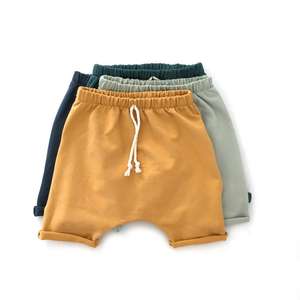 Shorts en coton éponge pour bébé et enfant, style sarouel ample avec jambes retroussables pour garçons - Product Image 1