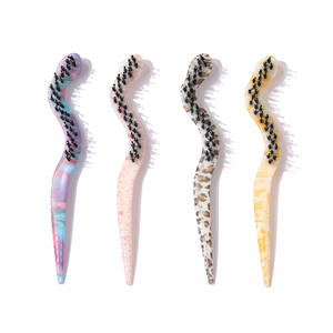 CLARMER Brosse à barbe <span class=keywords><strong>de</strong></span> style vintage pour hommes <span class=keywords><strong>de</strong></span> 21cm, peigne lissant en poils <span class=keywords><strong>de</strong></span> sanglier imprimé léopard pour la <span class=keywords><strong>coupe</strong></span> <span class=keywords><strong>de</strong></span> <span class=keywords><strong>cheveux</strong></span>, nettoyage des <span class=keywords><strong>cheveux</strong></span> errants - Product Image 1