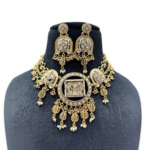 Ensemble collier et boucles d'oreilles élégants en laiton plaqué or antique de qualité supérieure avec moissanite pour femme, idéal pour mariage, fiançailles, fête ou cadeau - Product Image 2