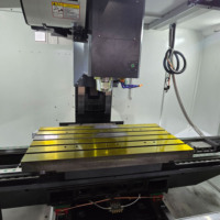 Centre d'usinage vertical 4 axes VMC1165 / Machine de fraisage CNC VMC 1165 / GSK-FANUC / Changeur d'outils automatique / Charge de table 800 kg