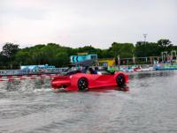 Nouveau design de bateau électrique flottant, voiture de sport aquatique, véhicule aquatique écologique pour parc aquatique, loisirs commerciaux et divertissements