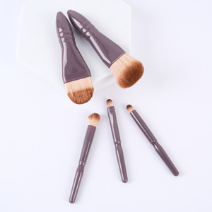 Juego de 5 Brochas de Maquillaje Retráctiles para Polvo Suelto, Mini Brochas de Viaje con Estuche con Espejo - Product Image 3