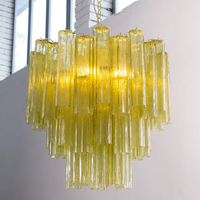 Grande suspension de lustre en tube de verre de Murano à trois niveaux