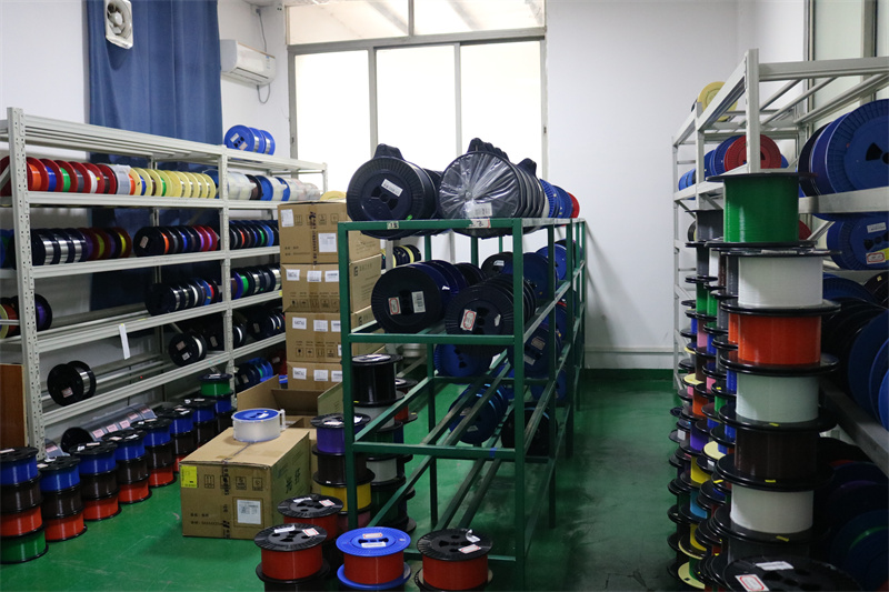 6 / 24 Core Single Mode Central Loose Tube GYTC8S Corrugated Tape For Fiber Optic Cable Outdoor