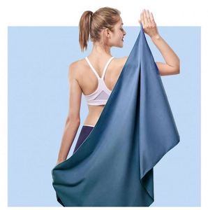 Serviette de sport personnalisée en microfibre douce en tissu suédé polyester - Product Image 2