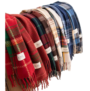 Écharpe longue pour femme, style Noël, rouge, chaude pour l'hiver, en polyester/coton, vente en gros - Product Image 1
