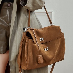 Sac fourre-tout Rodeo pour femme en cuir véritable, cuir de vachette givré, sensation haut de gamme, grande capacité, bandoulière, motif uni tendance - Product Image 1