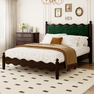 Cadre <span class=keywords><strong>de</strong></span> <span class=keywords><strong>lit</strong></span> moderne en bois massif <span class=keywords><strong>de</strong></span> luxe avec tête <span class=keywords><strong>de</strong></span> <span class=keywords><strong>lit</strong></span> rembourrée verte et 3 tailles - Product Image 3