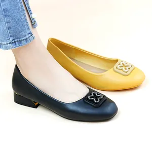 Donne autunno Sexy nero giallo punta tonda moda calzature PU pompe poco profonde tacchi quadrati bassi scarpe da toilette scarpe da ufficio da donna