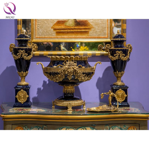 Jarrón de Porcelana Negra de Alta Calidad, Estilo Europeo, con Detalles en Latón, para Decoración del Hogar - Product Image 3