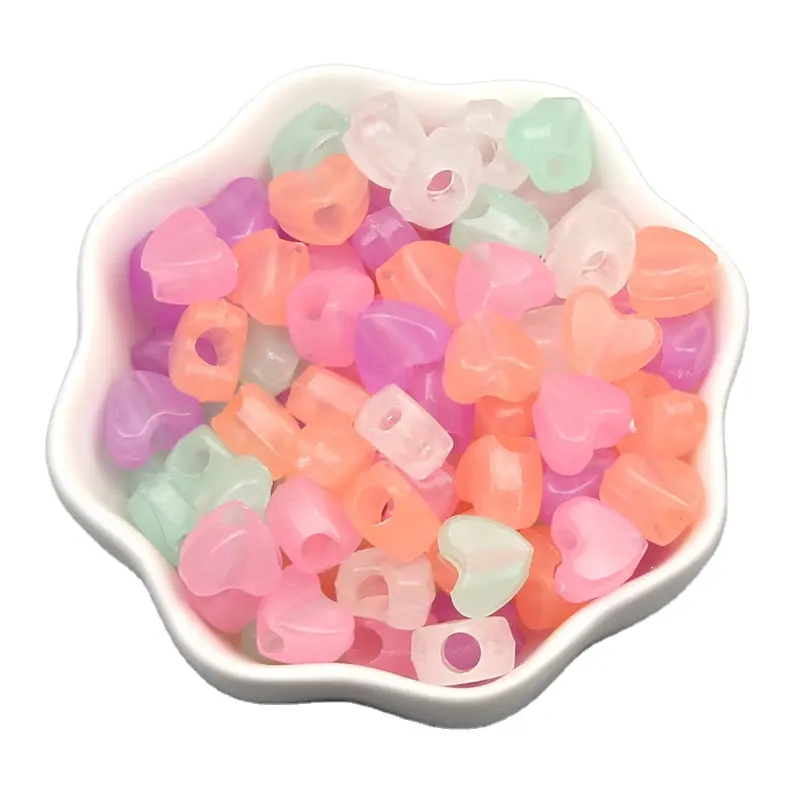 Wholesale 10ミリメートルMixed Color Plastic Heart Shaped Luminous Beads For DIY Jewelry Making
