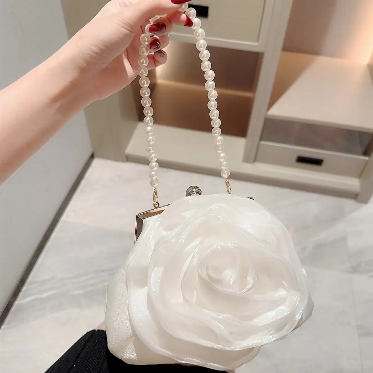 Dompet cantik populer tas tangan malam bunga putih besar pegangan mutiara sutra imitasi wanita dompet cantik untuk pernikahan pengantin
